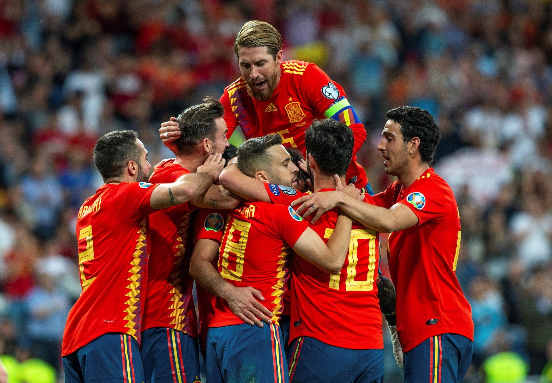 Los jugadores de la selección española celebran el último de los goles ante Suecia. / EFE
