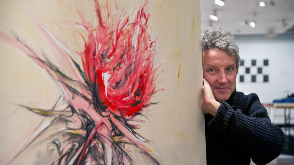 Moro ultima los preparativos de la exposición./KAMARERO