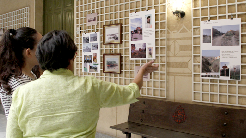 La exposición incluye fotografías del estado de deterioro de gran parte de las instalaciones. / Nerea Llorente