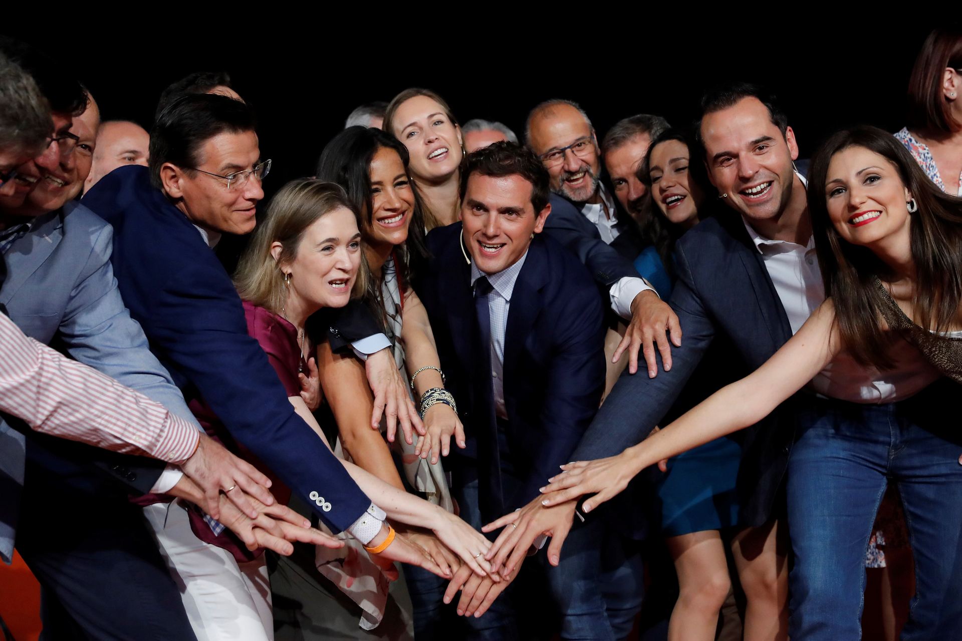 Albert Rivera, Ignacio Aguado (2d) y Begoña Villacís (4i), durante el acto previo a la reunión del Consejo General de Cs. / EFE