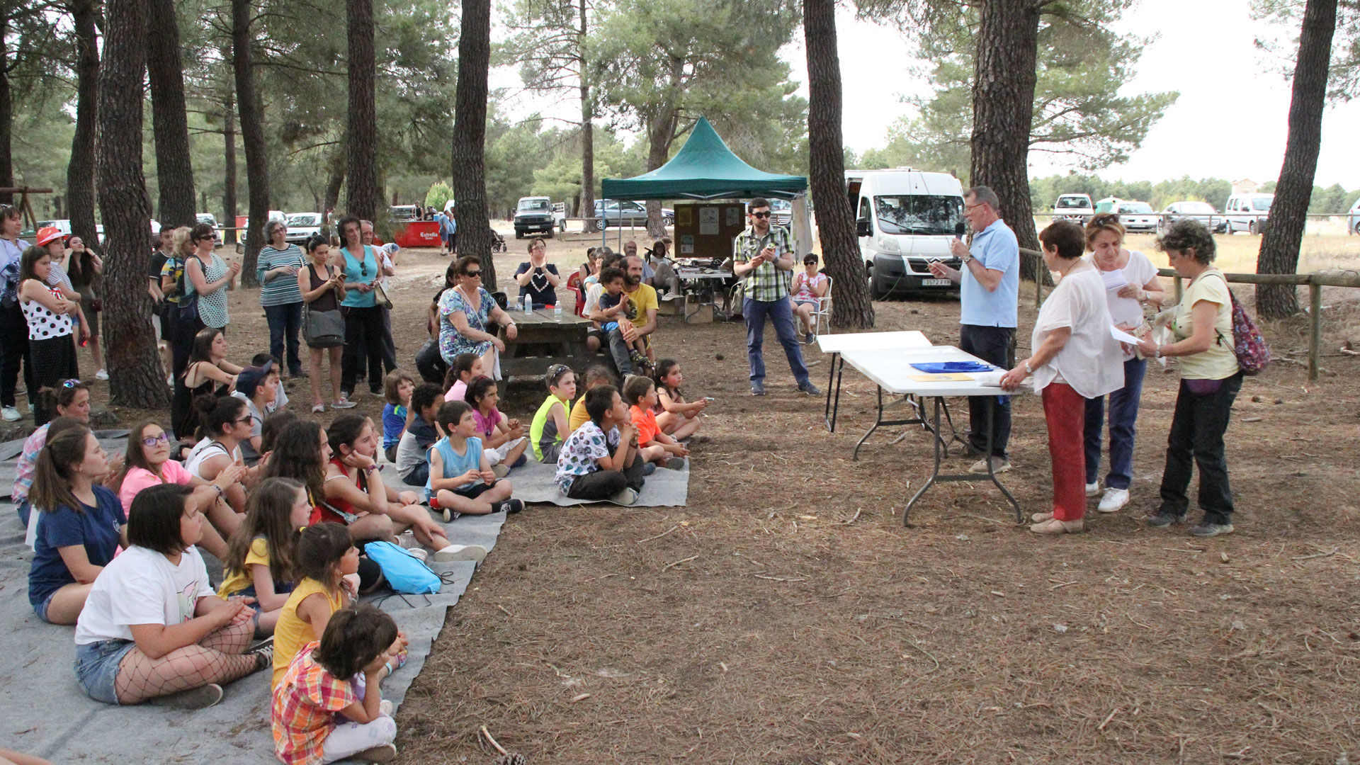 Por la tarde se realizó la entrega de los premios del certamen literario, que contó con 174 participantes. / c. núñez