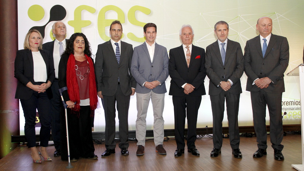 Los galardonados de este año, en la foto de familia. /NEREA LLORENTE