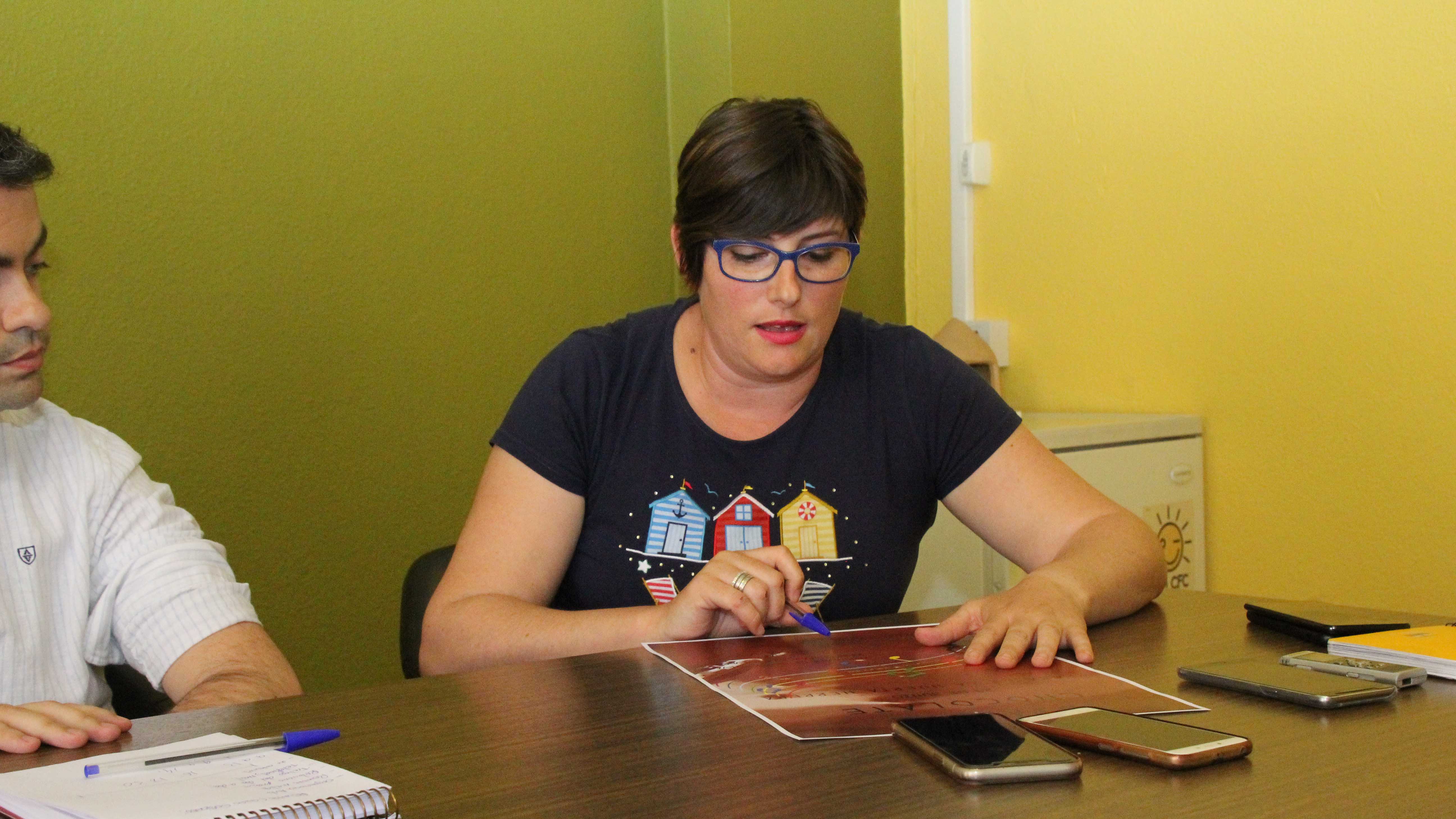 Raquel Gilsanz, concejal del Ayuntamiento, en rueda de prensa./ c. n