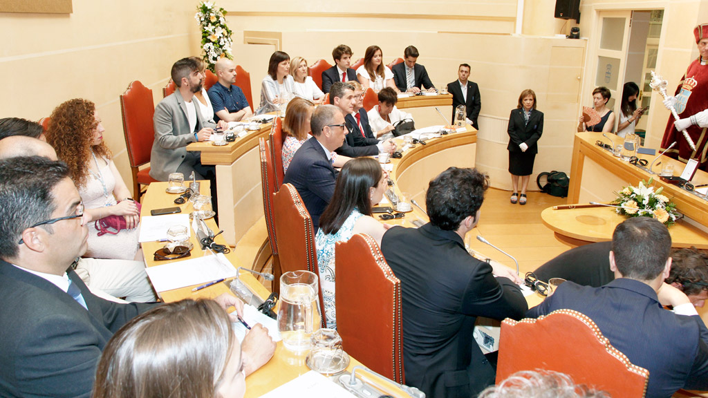 El nuevo Ayuntamiento comienza a funcionar./NEREA LLORENTE