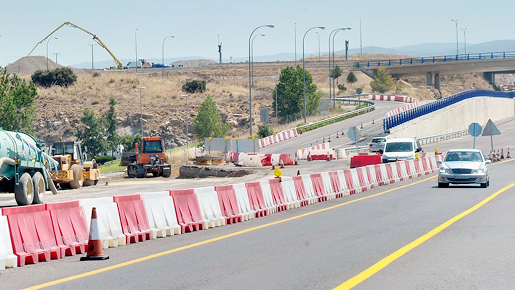 Las obras de la SG-20 obligan a dar rodeos en algunos puntos. / kamarero