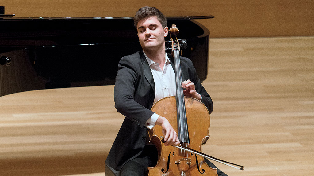 Éxito en la primera semana del Museg con medio millar de espectadores 1 El violonchelista Pedro Bonet actúa dentro del ciclo Festival Joven del Museg. / El Adelantado