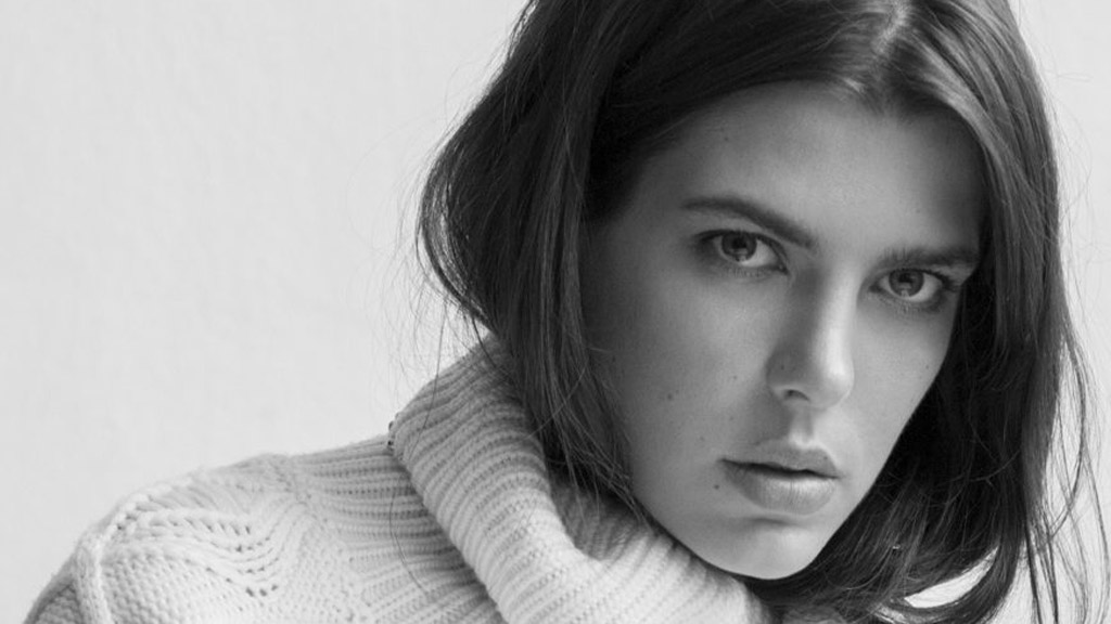 08 1 charlotte casiraghi phoby felix dol maillot