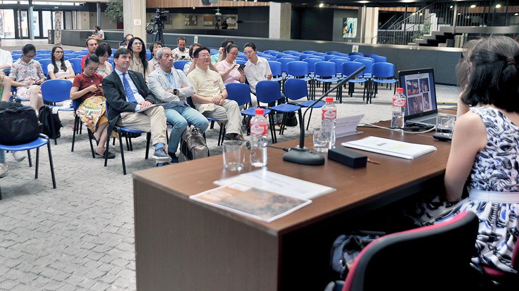 El seminario repasó aspectos socioculturales esenciales para la dinamización de Segovia y su turismo. / kamarero