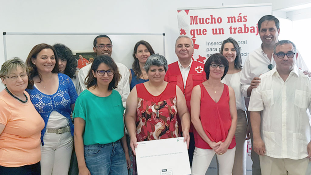 Un momento tras la entrega de diplomas del curso de apoyo psicosocial. / E.A.