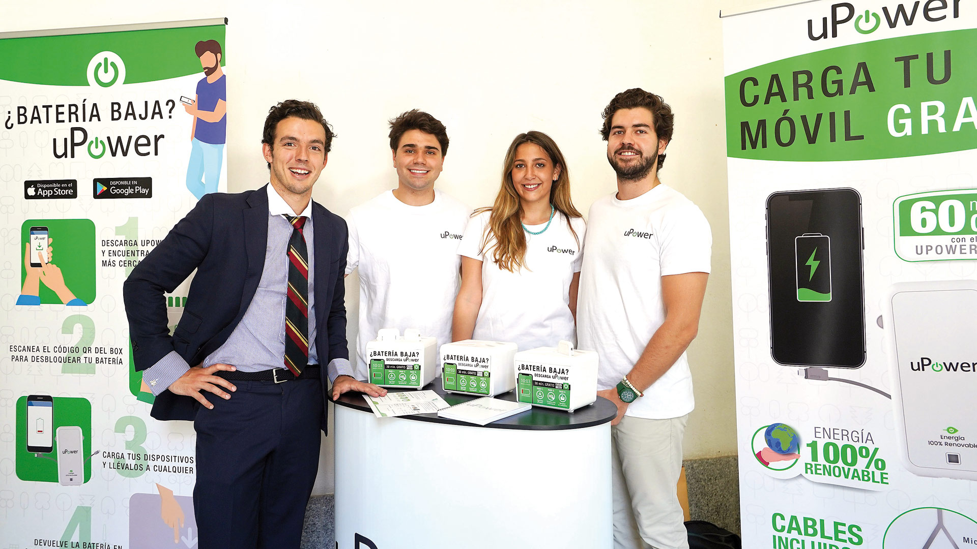 uPower satisface a aquellos usuarios que se les agota la energía en su móvil y necesitan con urgencia una batería portátil externa. / Roberto Arribas