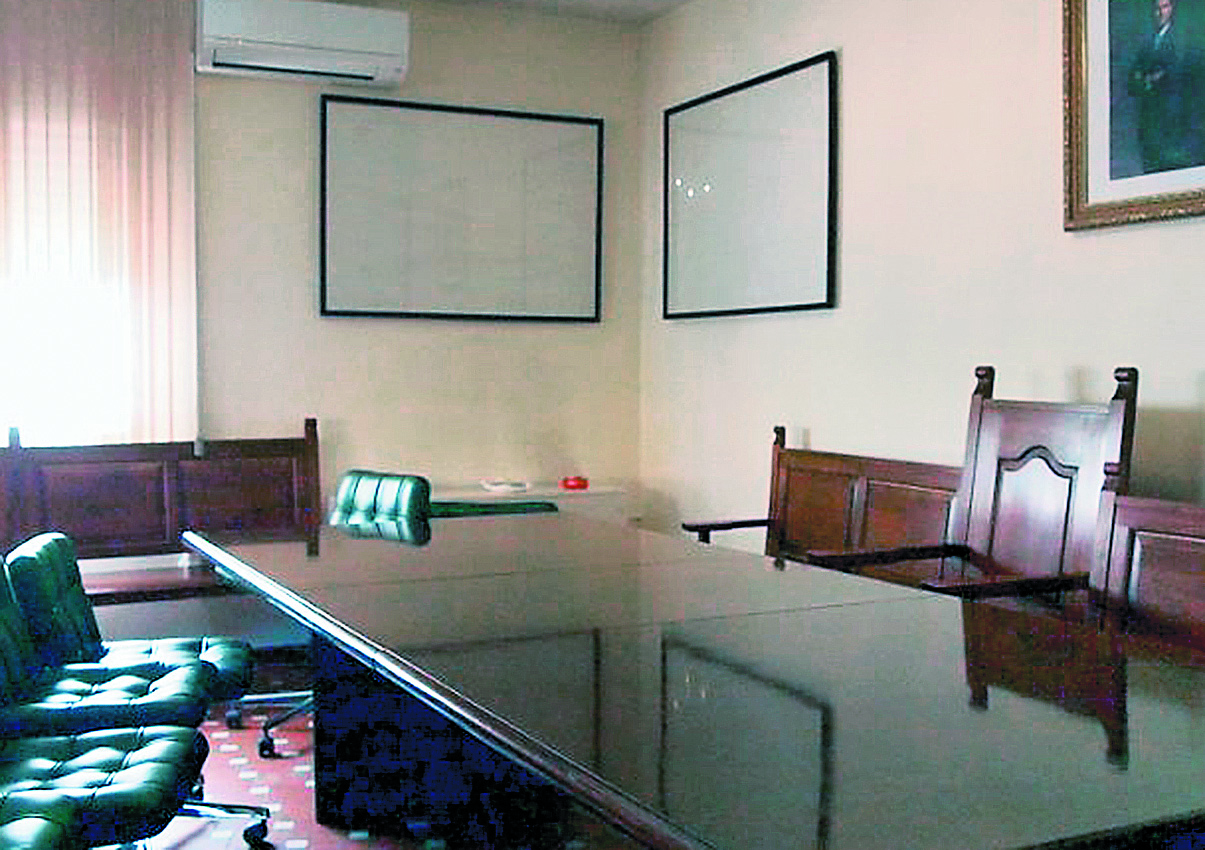 El salón de plenos del Ayuntamiento de Marugán vuelve a ponerse en funcionamiento una nueva legislatura. / Lucía Luque