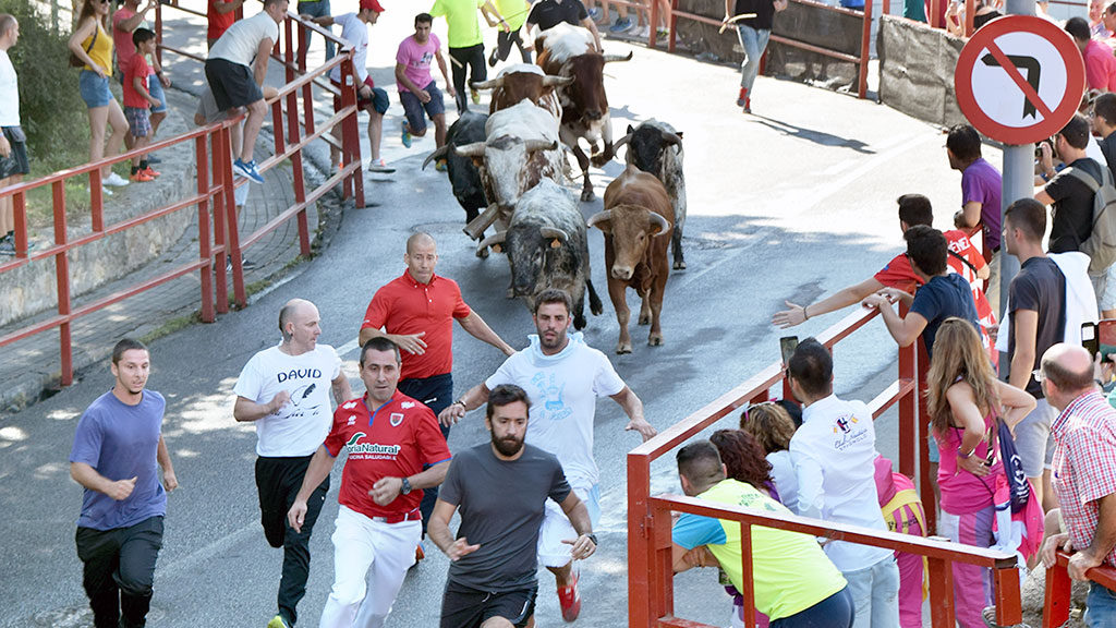 El dispositivo de Seguridad limita el uso de botellas y vasos de vidrio en las fiestas de San Lorenzo 2 12 1roc encierro fiestas san lorenzo