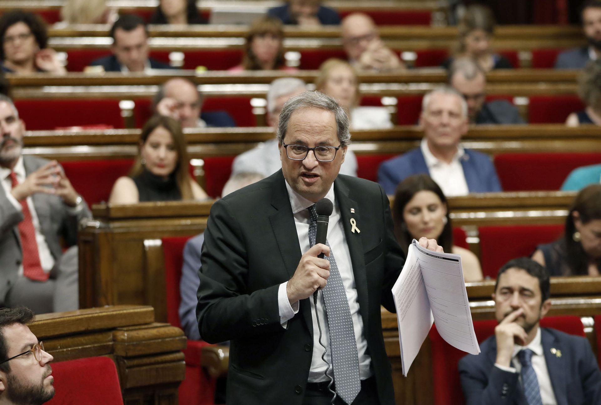 El presidente de la Generalitat, Quim Torra, en el Parlamento catalán. / efe