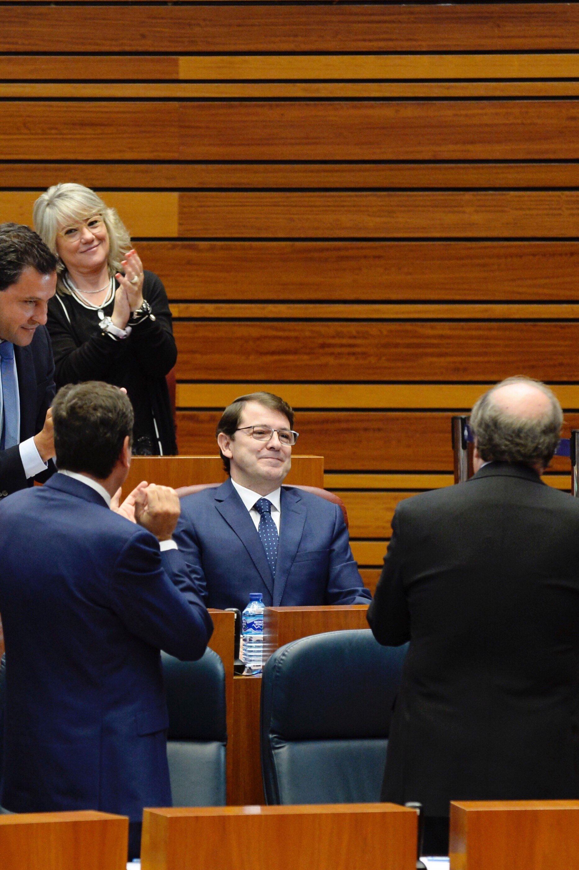 Alfonso Fernández Mañueco en las Cortes regionales. / Europa press