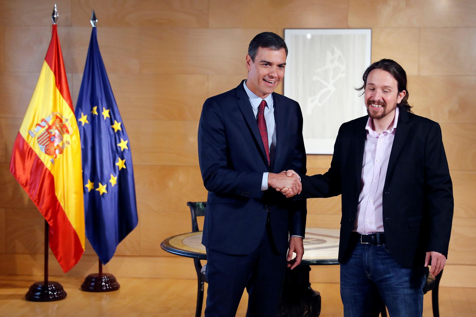 Pedro Sánchez y Pablo Iglesias durante la nueva ronda de consultas.