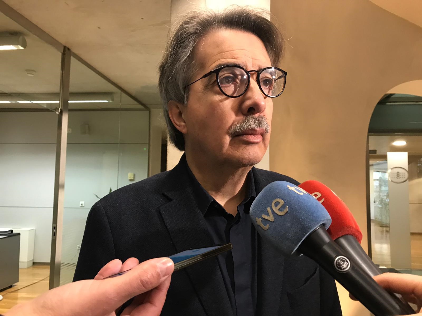 Xavier Pericay, portavoz en el Parlamento balear en la pasada legislatura, atiende a los medios de comunicación. / e.p.