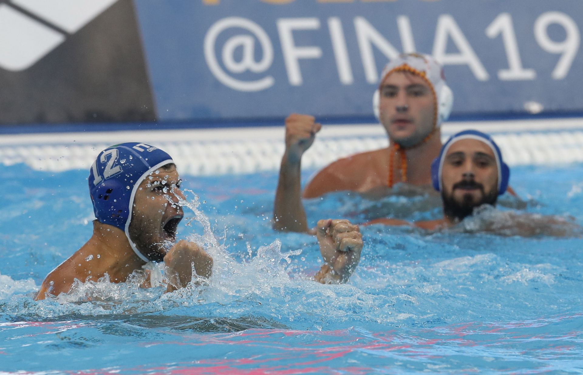 El jugador italiano Vincenzo Dolce celebra un gol durante la final del Campeonato mundial. / efe