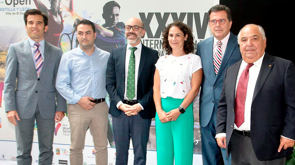 Los participantes en la presentación oficial del Open Castilla y León de tenis. / ALBERTO SIMÓN