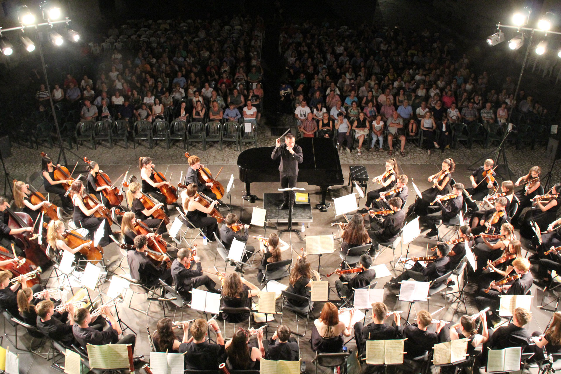 Stoneleigh Youth Orchestra, desde Wembley al Castillo de Cuéllar./ c.n.