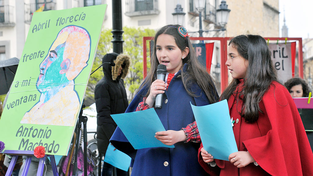 Los niños del taller de animación a la lectura participan en el Día del Libro. / Kamarero