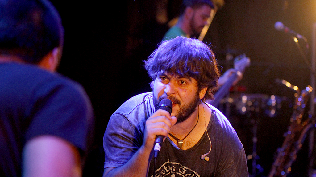 Fran 'El Mejías' durante el concierto en la Plaza Mayor. / Nerea Llorente