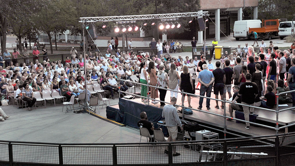 El tercer y último concierto de esta edición del ciclo de Música en el Parque del Reloj ha obtenido una buena respuesta de público. / Kamarero