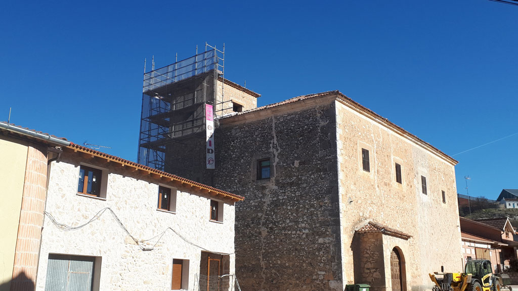 Imágenes de los trabajos llevados a cabos en el templo parroquial, que ha tenido que estar cerrado dos años. / El Adelantado