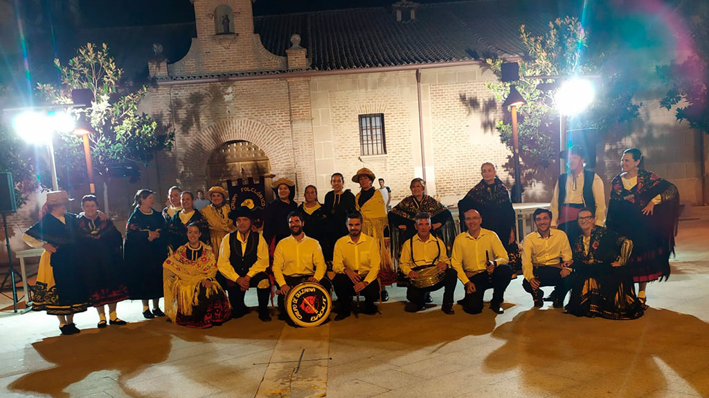 Los protagonistas abulenses de la actuación musical y de baile en el municipio segoviano. / E.a.