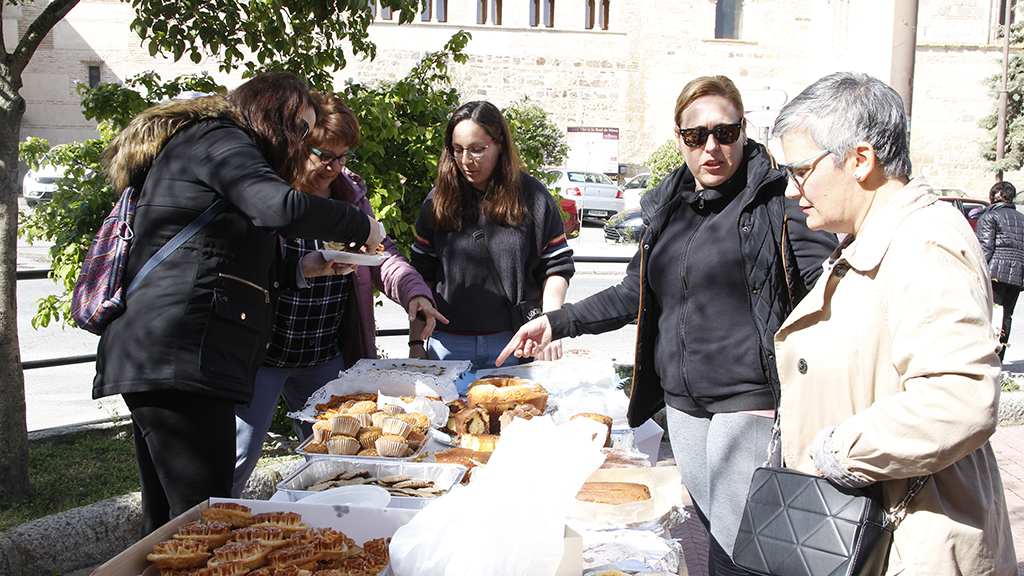Vecinas de Santa María durante otro mercadillo gastronómico. / Nerea Llorente
