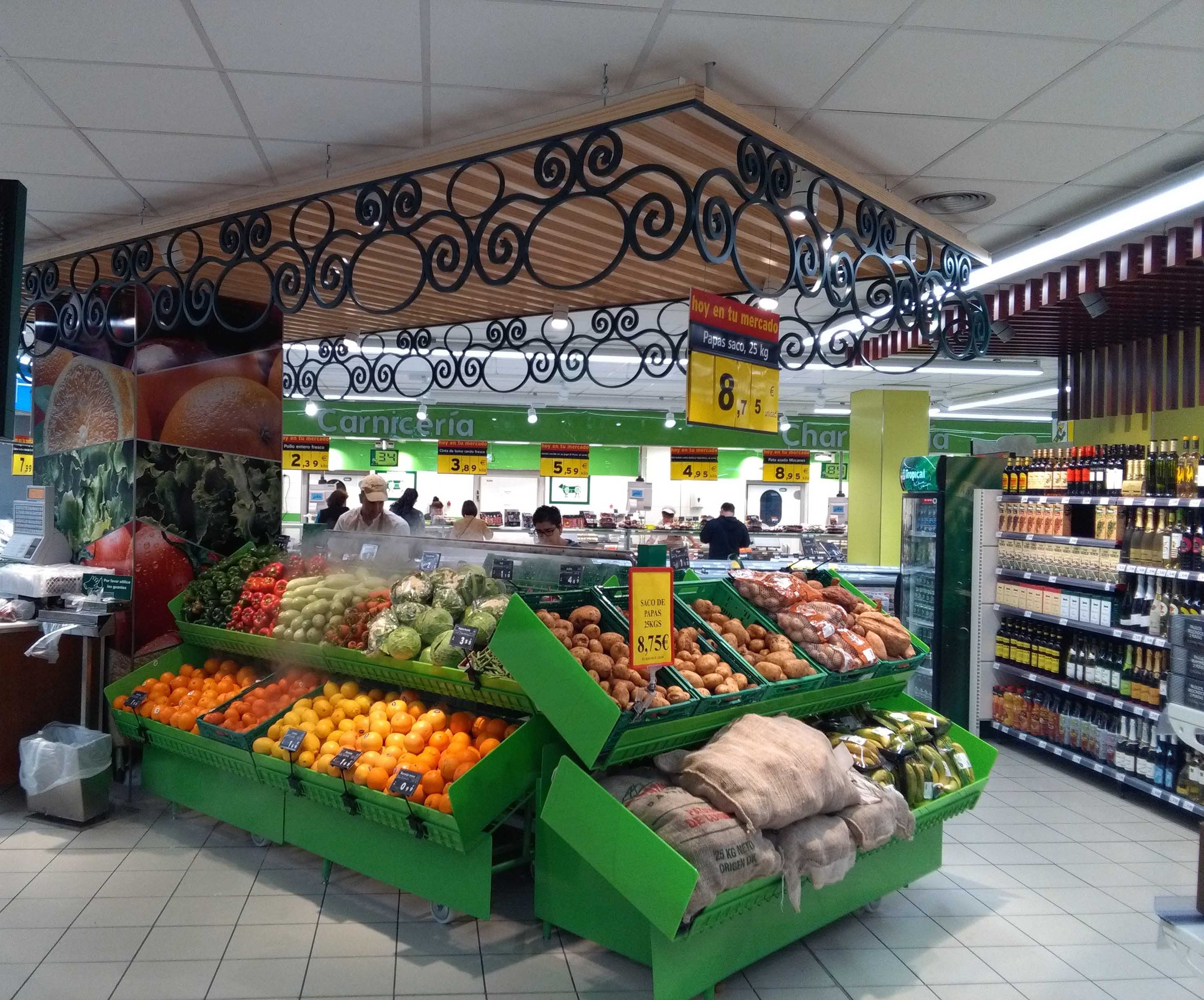 El gasto de los ciudadanos de Castilla y León tiene como principal destino la alimentación. / E.P.