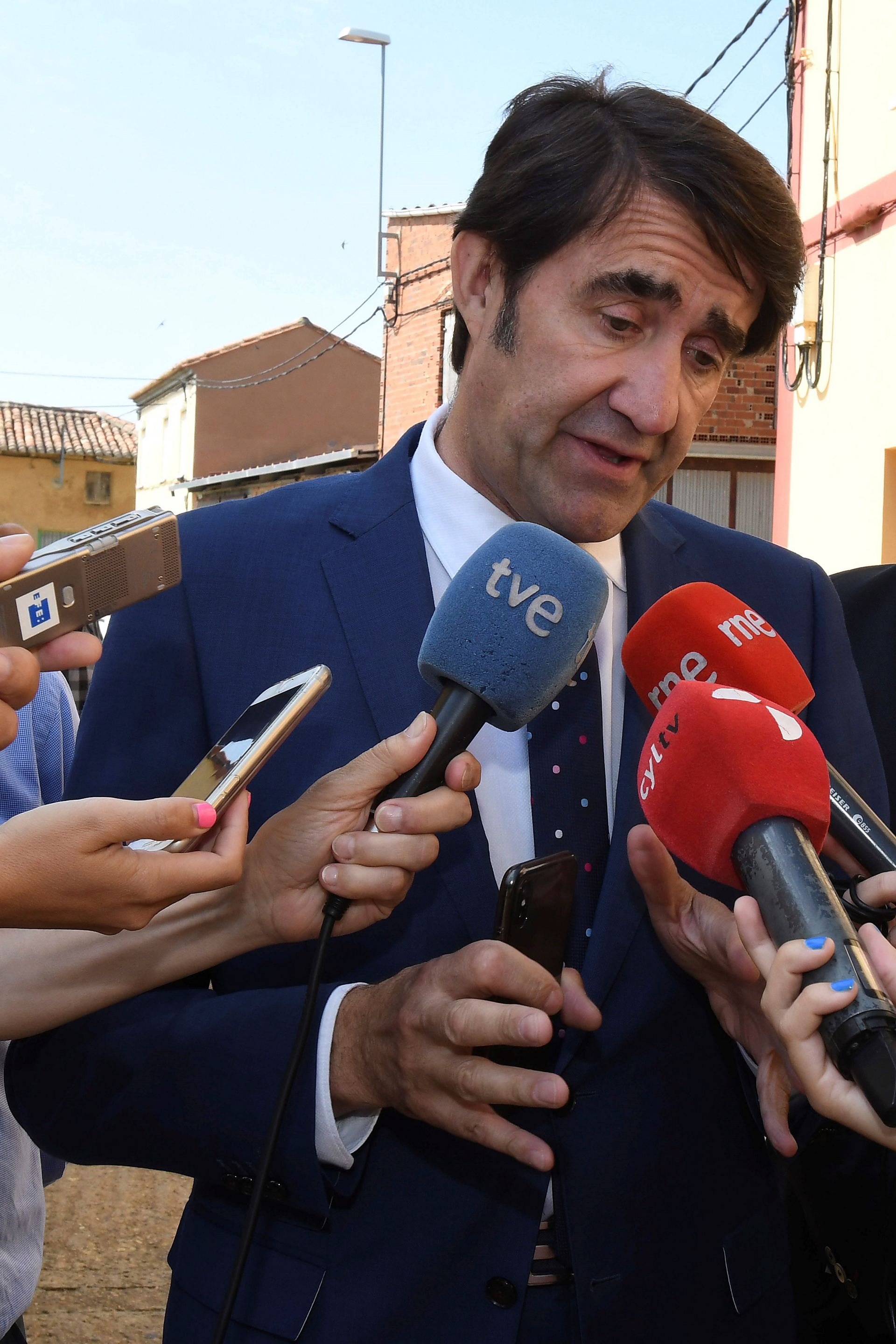 Suárez-Quiñones señala que todo lo que afecte a la movilidad desde los pueblos va en contra del medio rural.