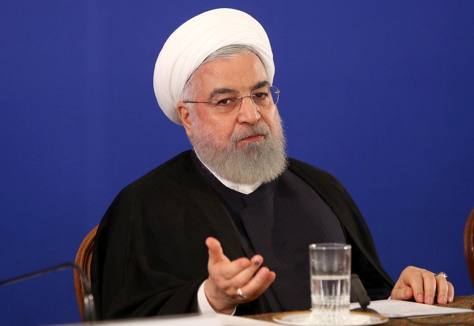 Hasan Rohani califica de terrorismo estas medidas de presión.