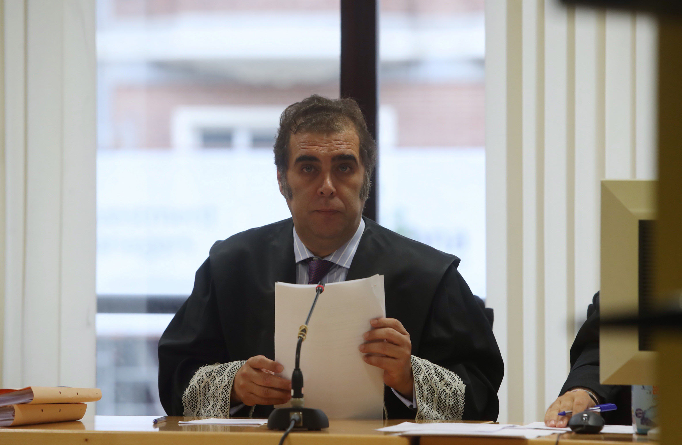 El juez de lo mercantil Andrés Sánchez Magro determinó que no se pueden jugar partidos de fútbol los lunes. / EFE