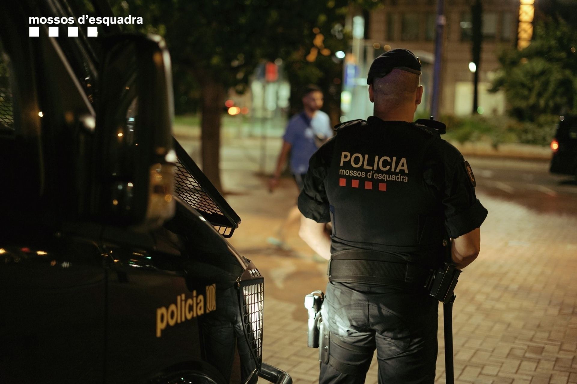 Tan solo en esta semana se produjeron tres agresiones con arma blanca en la capital catalana. 

Agente de los Mossos d'Esquadra realizando tareas de vigilancia en Barcelona.


8/7/2019