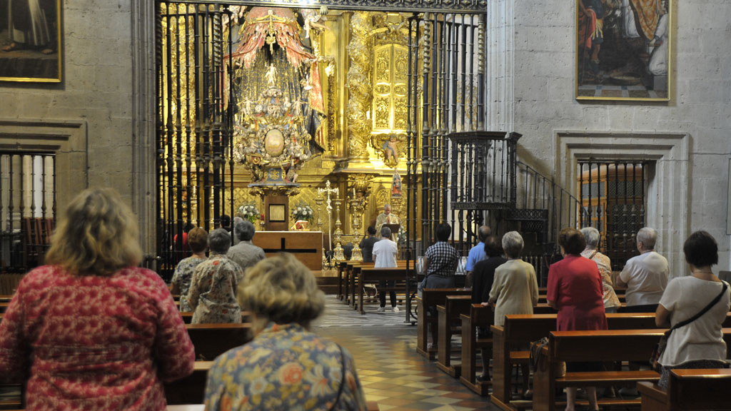 Imagen de una misa en la Catedral segoviana. / Kamarero