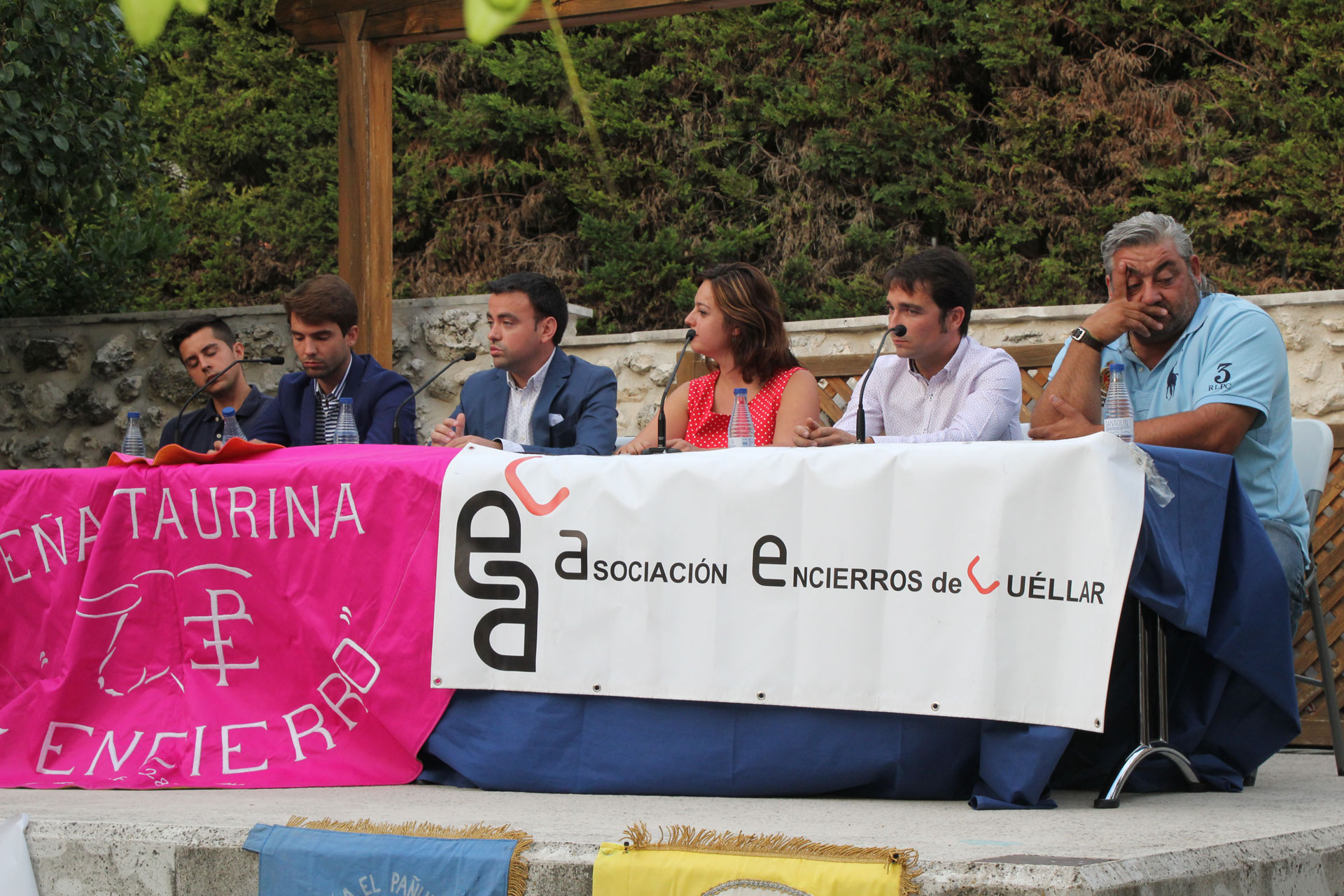 Presentación de la feria taurina de Cuéllar con Miguel Pérez, Pablo Atienza, Carlos Fraile, Maite Sánchez, Javier Herrero y Pedro Caminero./ c.n.