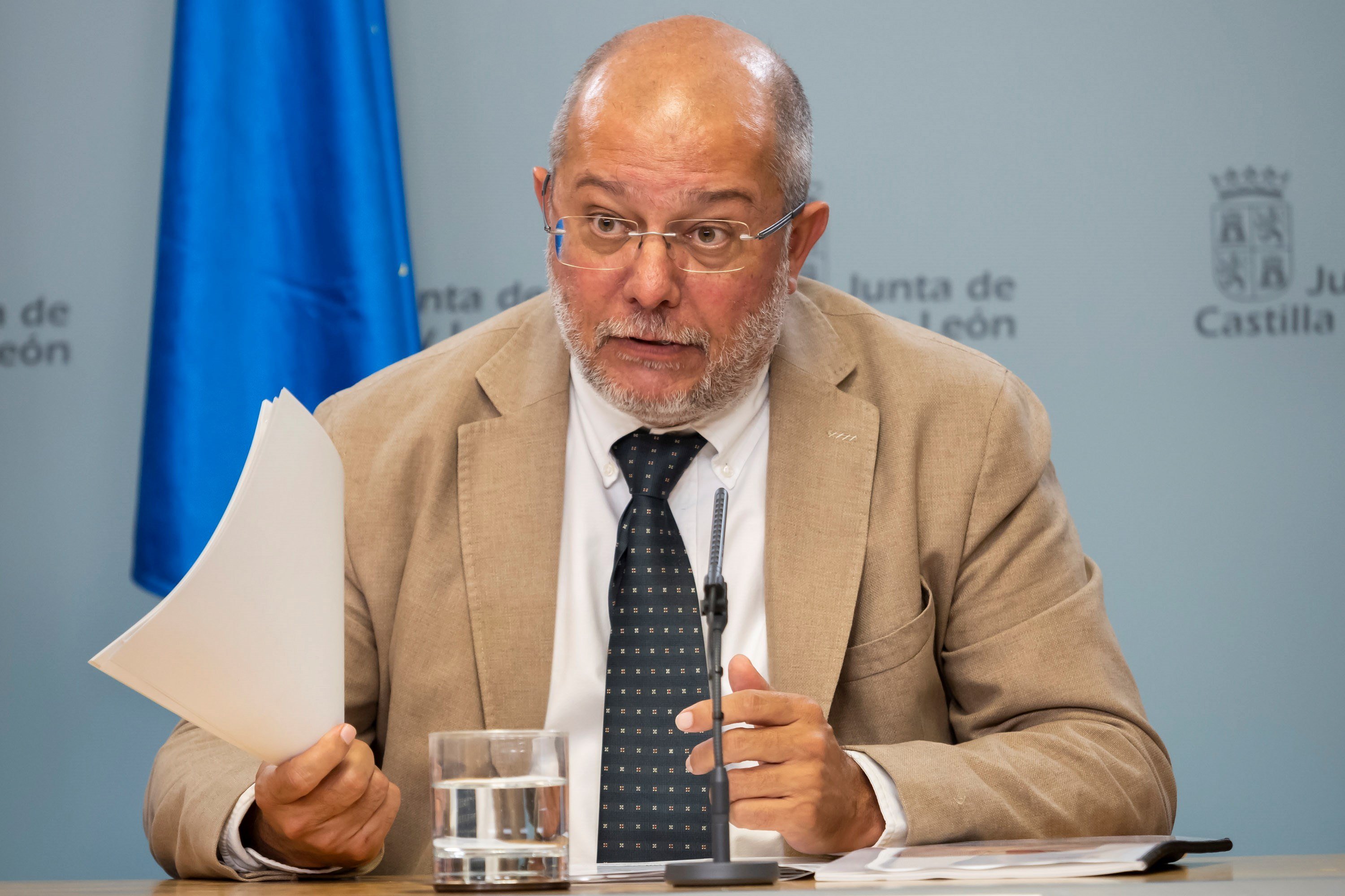 El vicepresidente, portavoz y consejero de Transparencia, Ordenación del Territorio y Acción Exterior, Francisco Igea. / efe