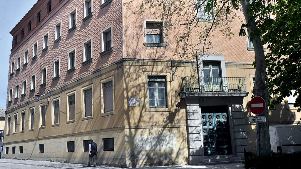 Fachada del antiguo Hospital Policlínico de Segovia. / Kamarero