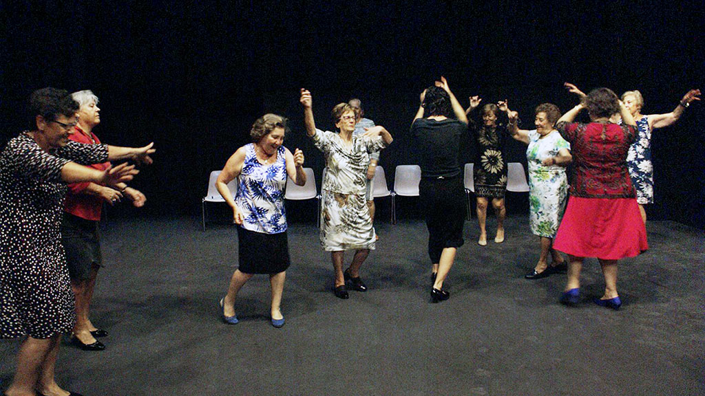 Ensayo general de 'Las Muchas', ayer en la Sala Julio Michel de La Cárcel Centro de Creación. / E. A.
