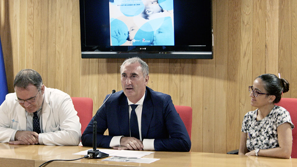 El delegado territorial de la Junta, José Mazarías, preside la inauguración de la Semana de la Lactancia Materna. / El Adelantado