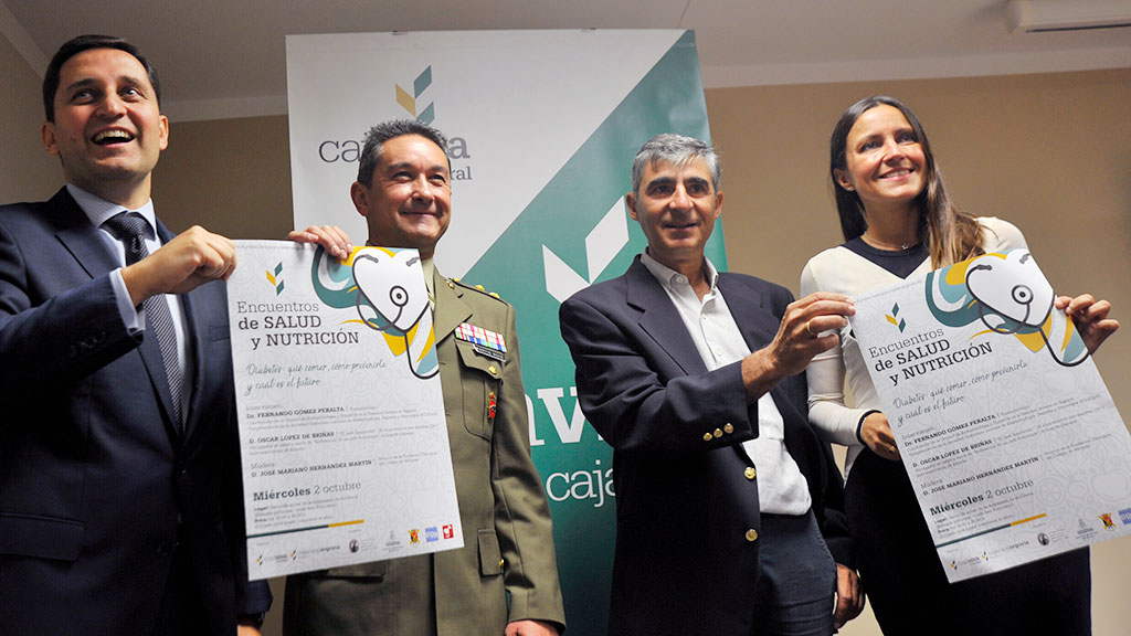 José María Chaparro junto a Javier Tejedor y Beatriz Serrano. / KAMARERO