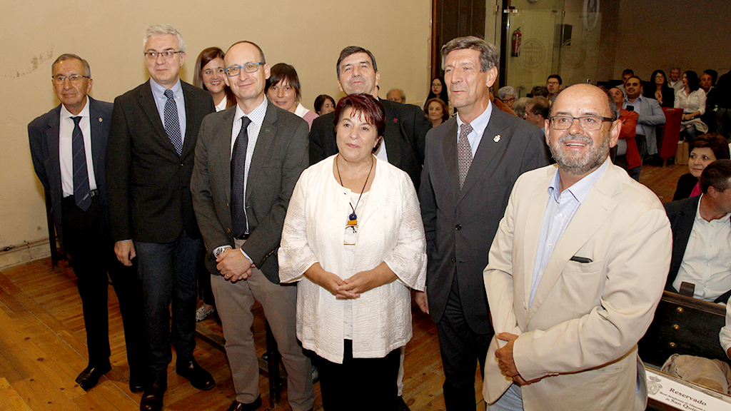 Representantes institucionales y académicos en la inaguración del congreso organizado por la Academia de San Quirce. /  NEREA LLORENTE