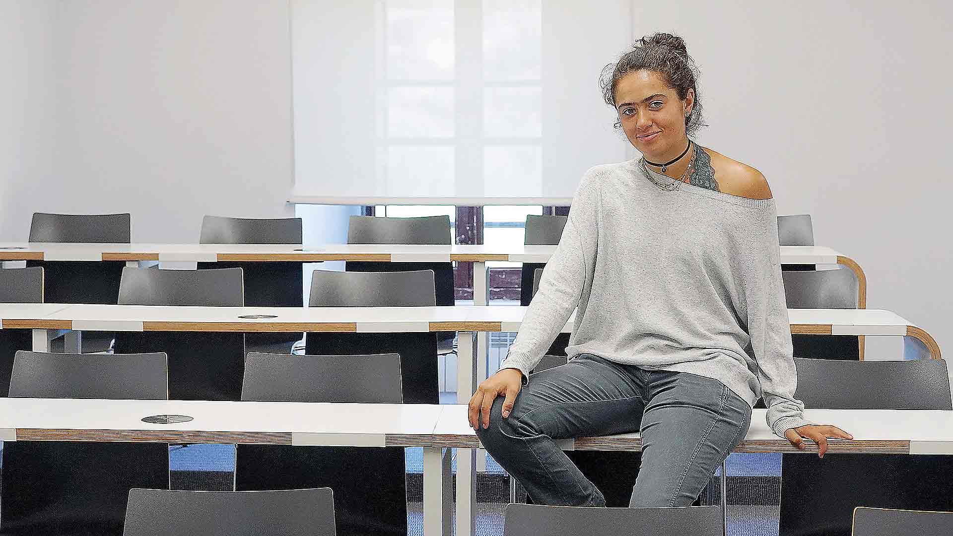 Carla de la Fuente, en una de las clases del campus de IE en Segovia. / Roberto Arribas