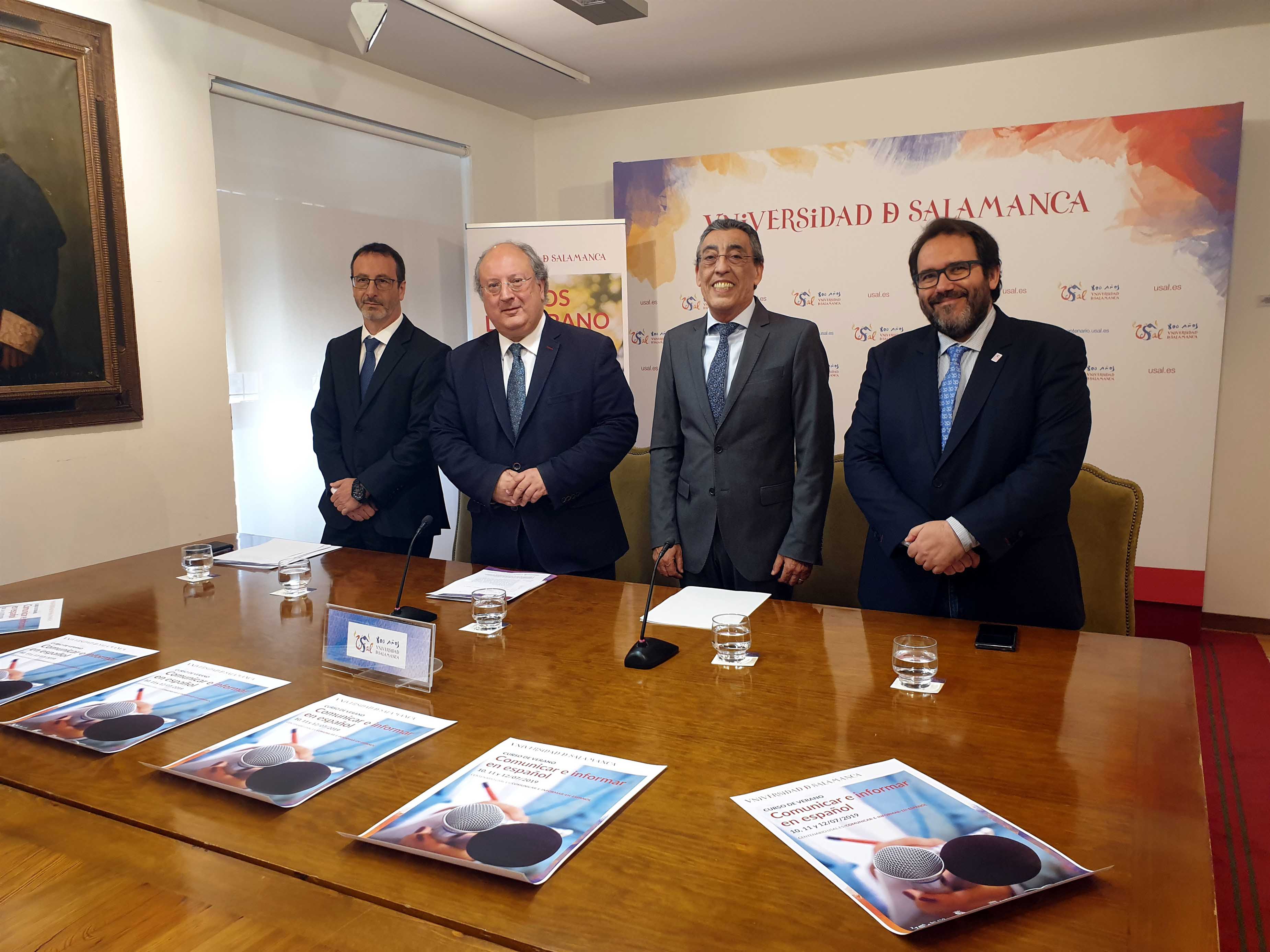 Bienvenido Mena (2 por la derecha), en un acto del pasado mes de junio. / E.P.