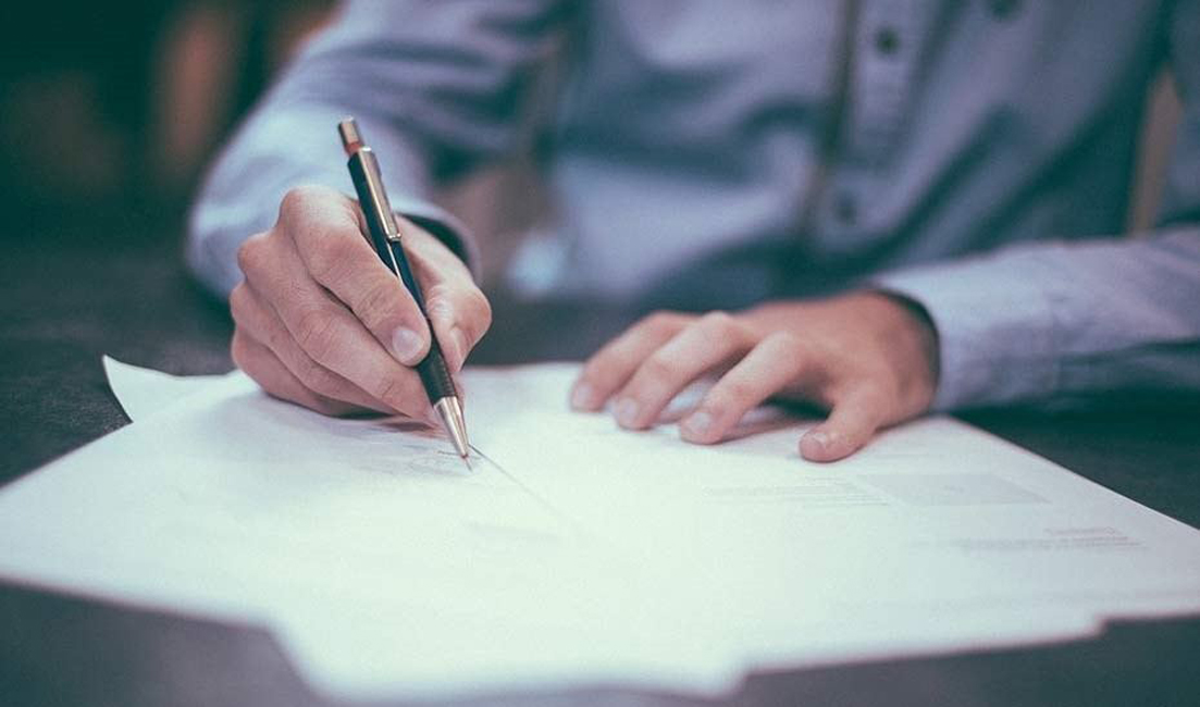 Los tribunales españoles serán quienes deberán decidir sobre la transparencia del IRPH en los contratos. / Europa press