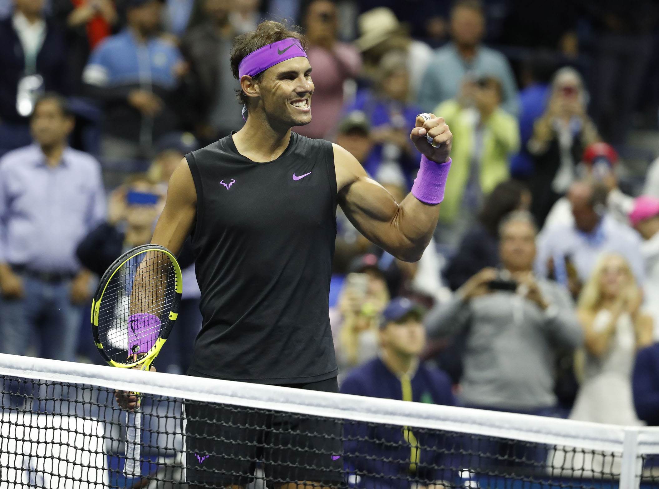 Rafa Nadal celebra su victoria ante el italiano Matteo Berrettini. / EFE