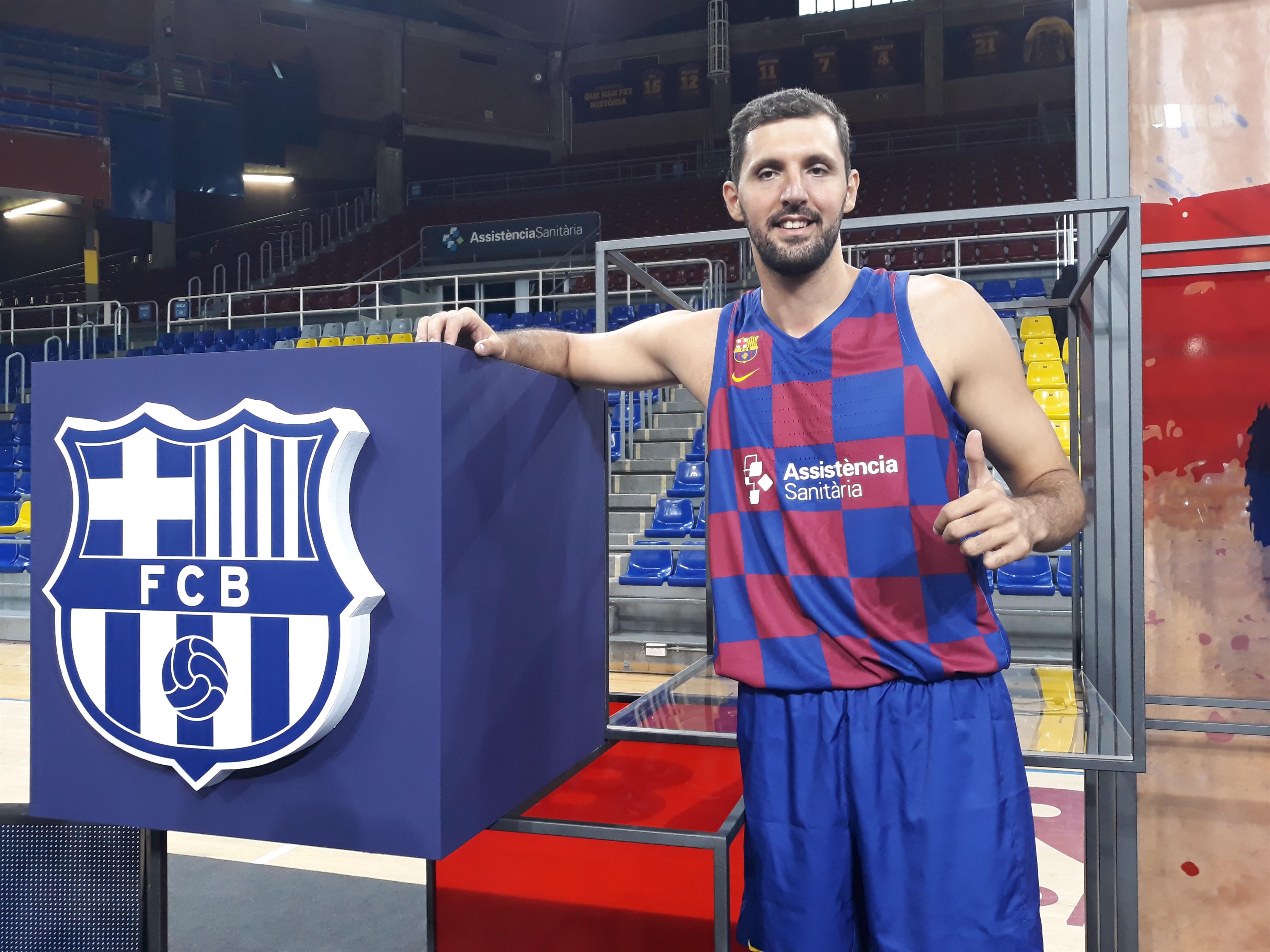 Nikola Mirotic, en su presentación como nuevo jugador del Barça. / E.P.