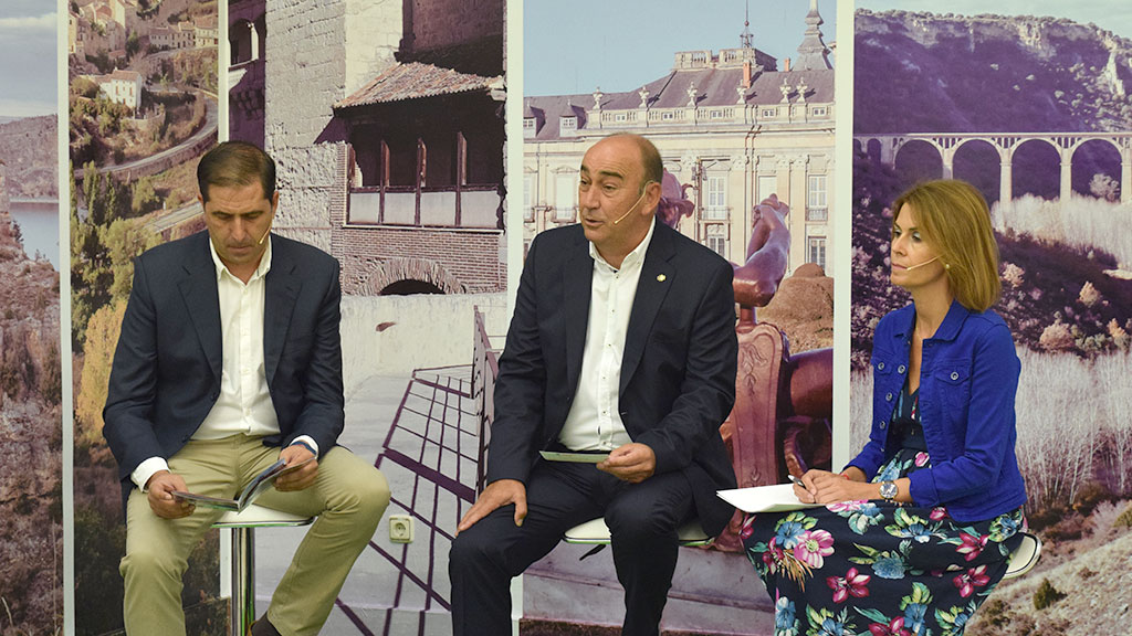 Miguel Ángel de Vicente, Magdalena Rodríguez y Benjamín Cerezo durante la presentación del IV Fin de Semana del Turismo de Segovia. / ROCÍO PARDOS