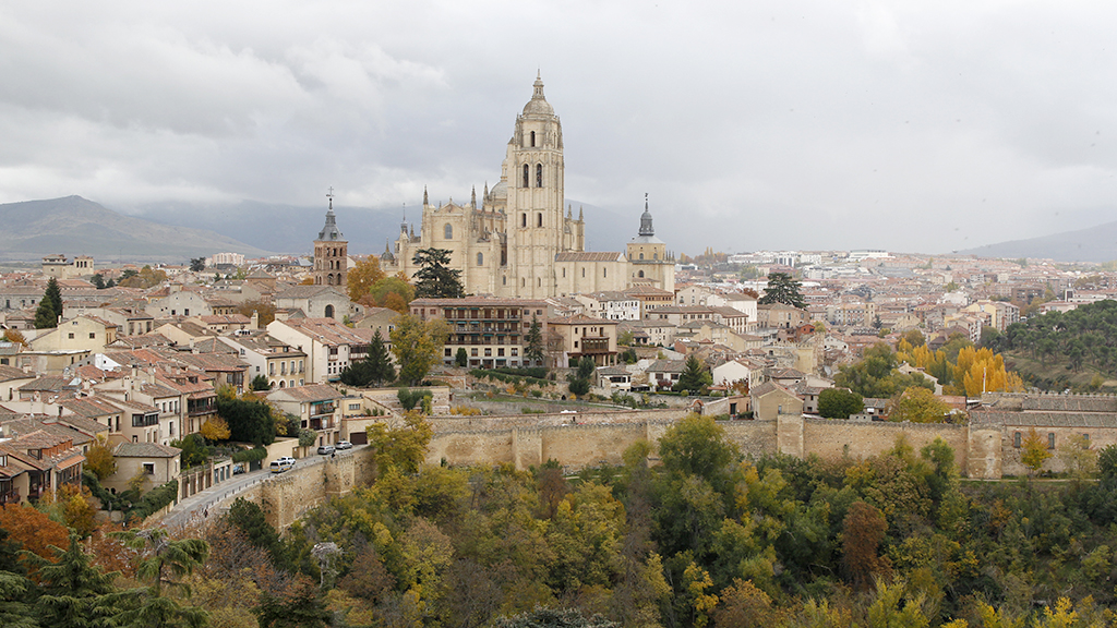 El Plan Especial de Áreas Históricas de Segovia afecta al recinto amurallado, en la imagen y a otros barrios históricos. / Nerea Llorente