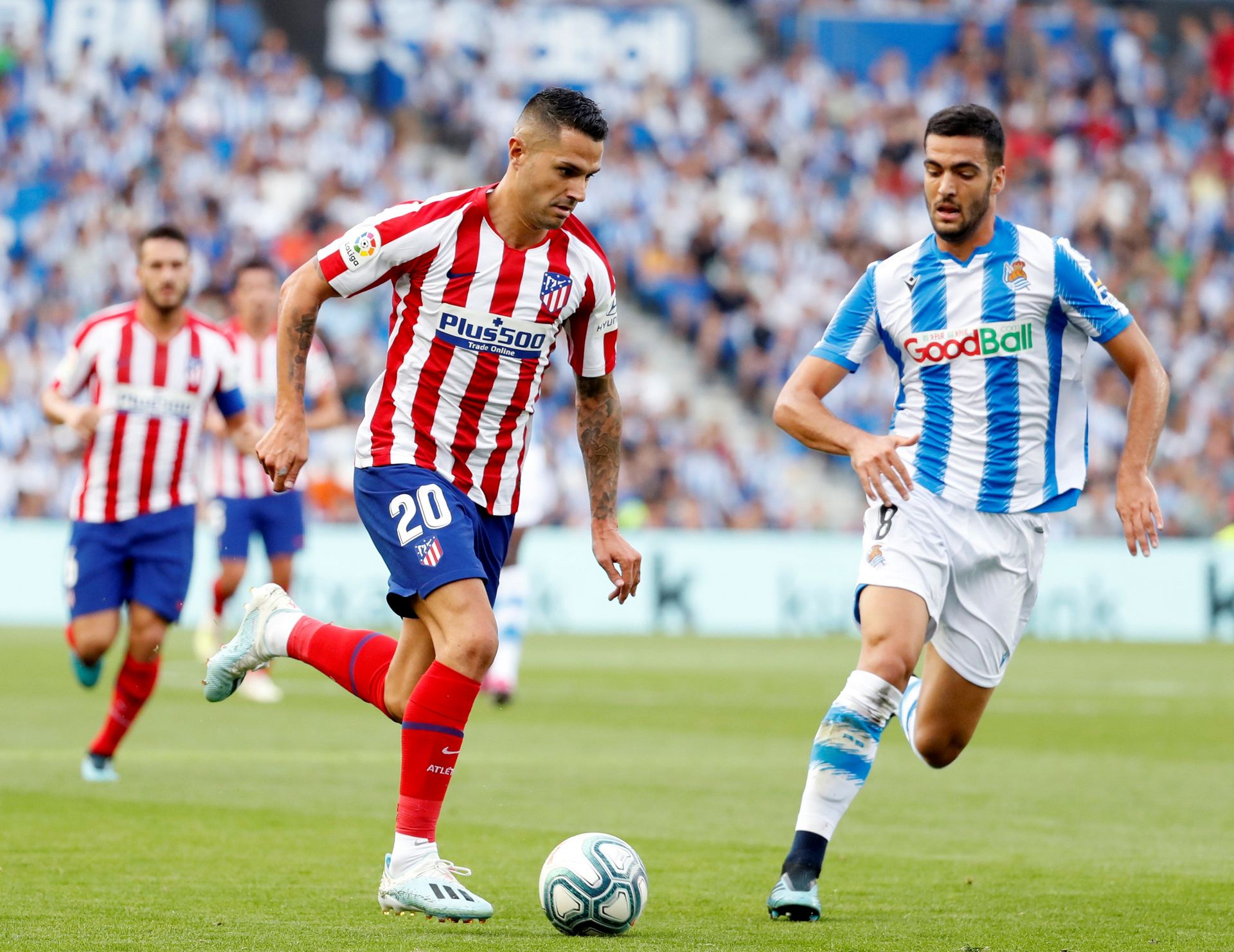 Vitolo (i) tuvo en sus botas las ocasiones para levantar el partido. / EFE